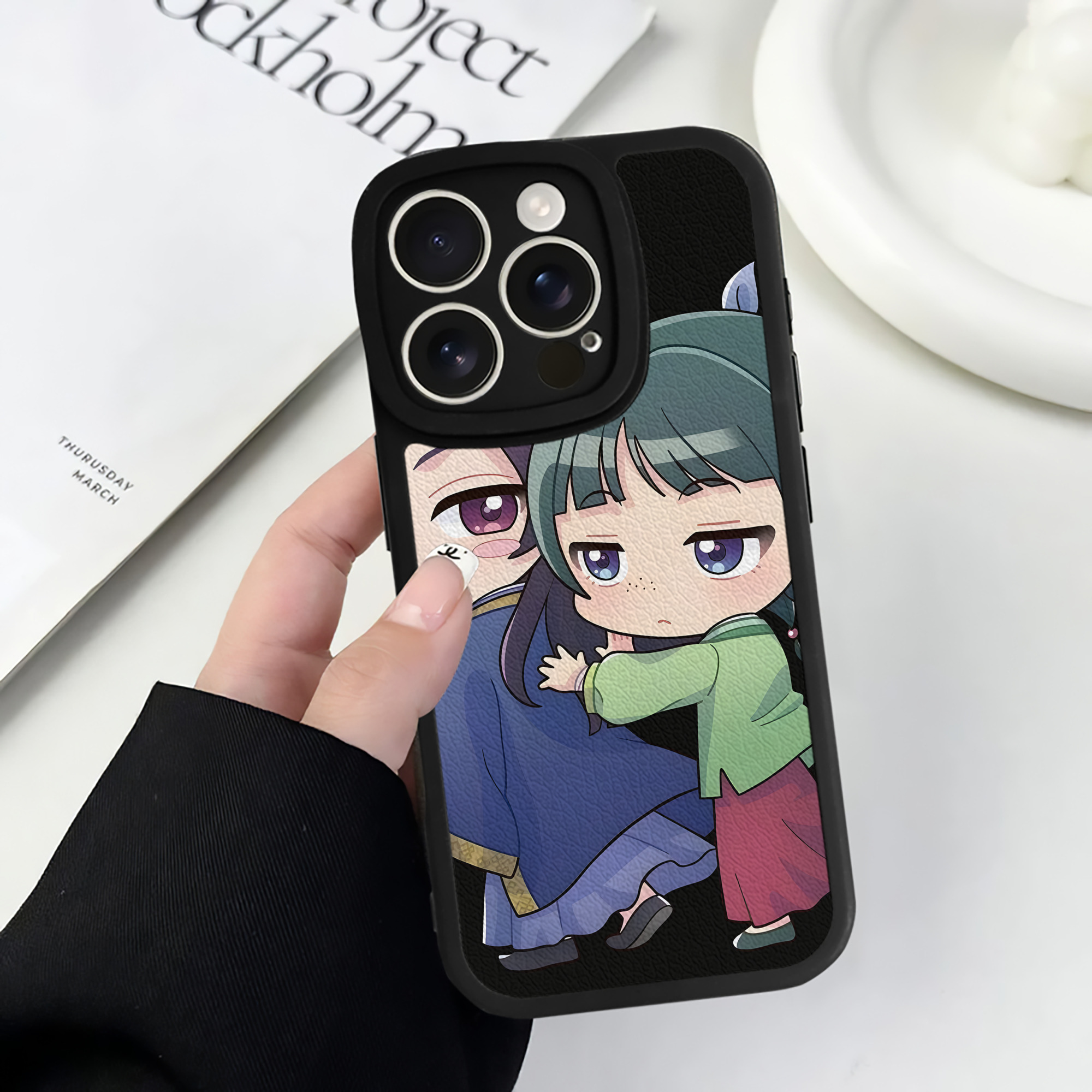 （画像用） 薬屋のひとりごと The Apothecary Diaries 【iPhone 16シリーズ対応】シリコンスマホケース（レザー調） 材質：シリコン